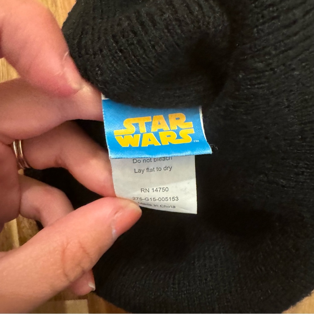 Star Wars Stormtrooper Kids Knit‎ Beanie Pom Pom Hat Grey White Black OSFM - Picture 3 of 4